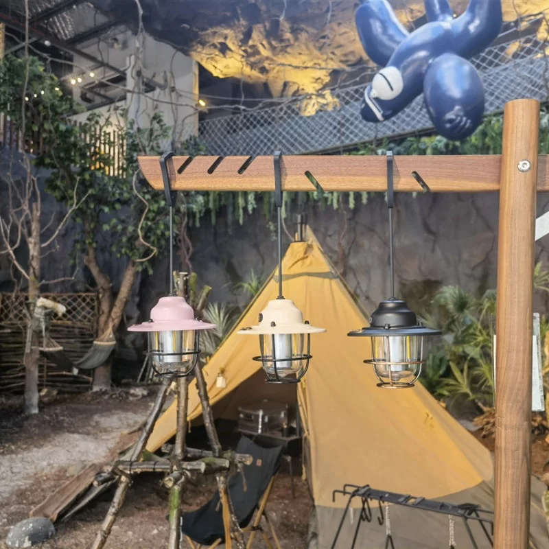 复古LED露营灯,可充电且耐用,非常适合户外活动和氛围照明。帐篷露营灯,配备持久电池续航和明亮LED照明,是户外探险的理想选择。风格露营灯,可充电