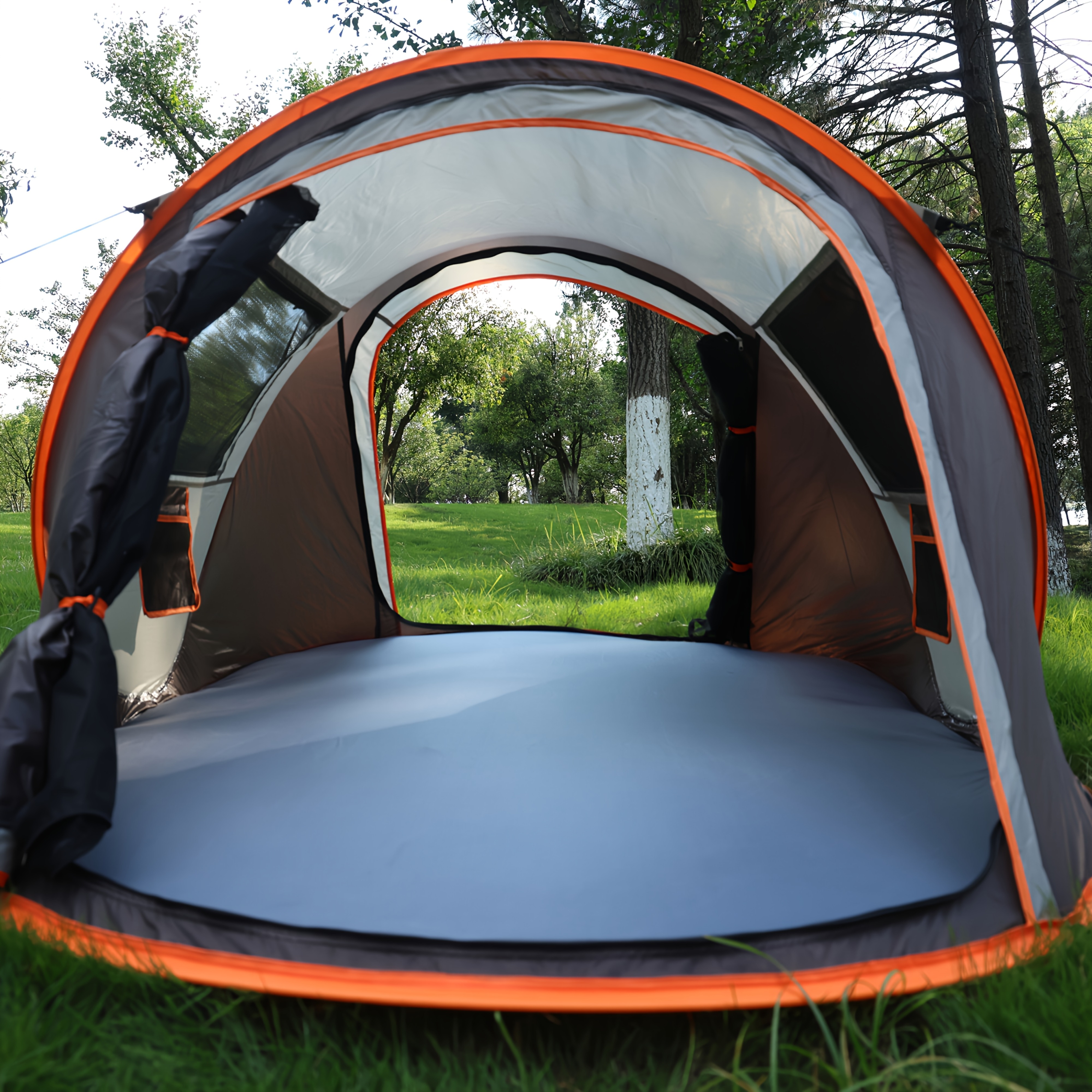 Fully automatic quick-open small tent family pop-up camping outdoor tent Material: Fabric: 190T polyester velvet Pu2000Mm Base fabric: 210D Oxford cloth Pu2000Mm Frame: fiberglass pole 4.5Mm Ground nails: 3.0Mm 8 pcs (1.18*7.09 inches) Windproof rope: 4 pcs (1