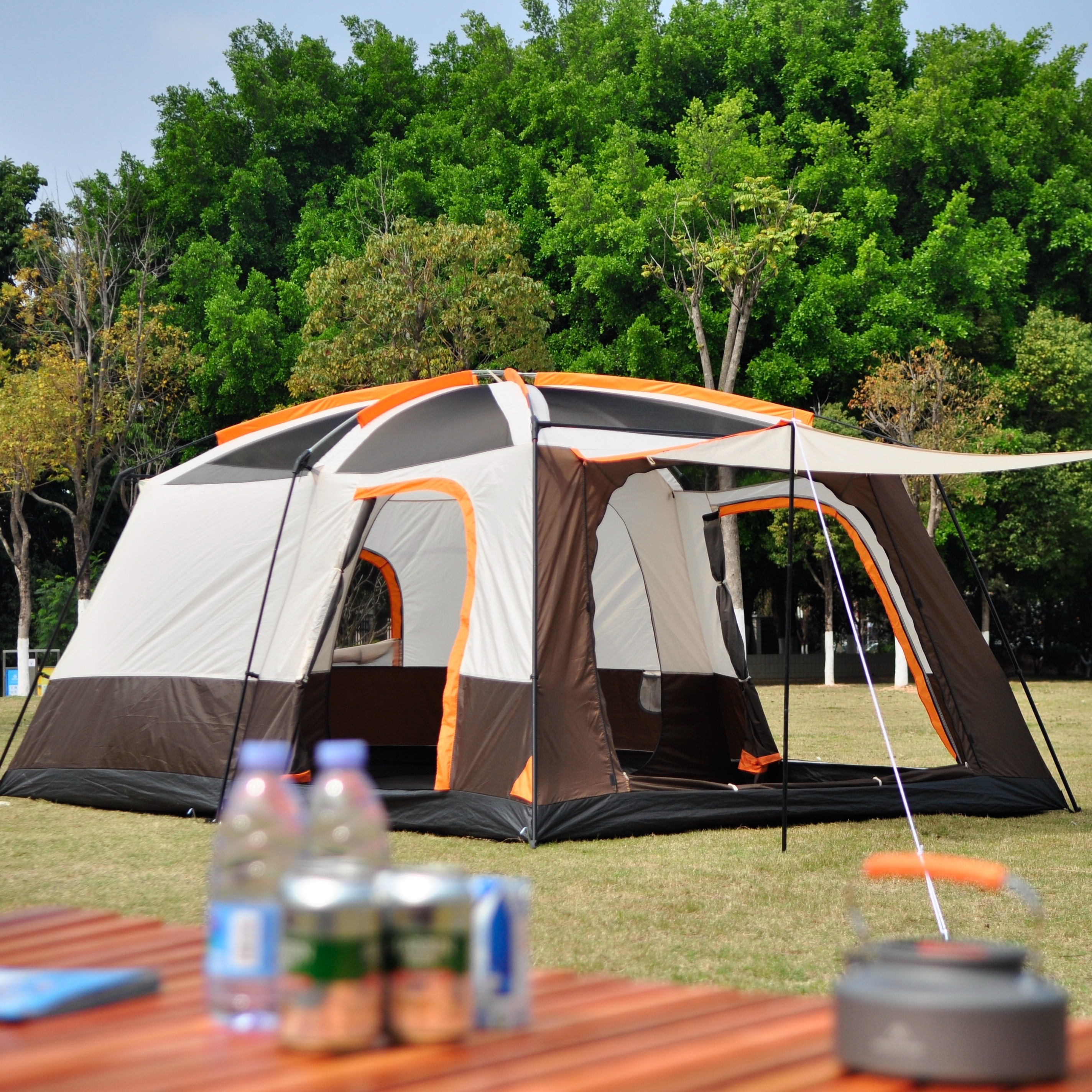 Outdoor two-bedroom and one-living camping tent